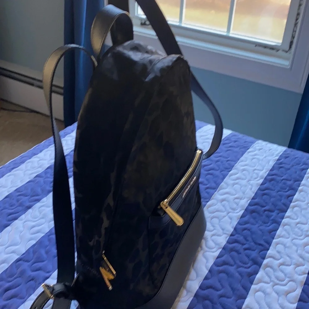 Michael Kors black backpack - Picture 2 of 7
